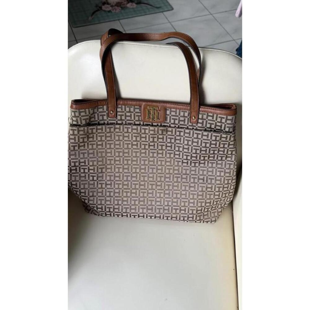 Tommy Hilfiger Tote Bag – Classic Logo Pattern